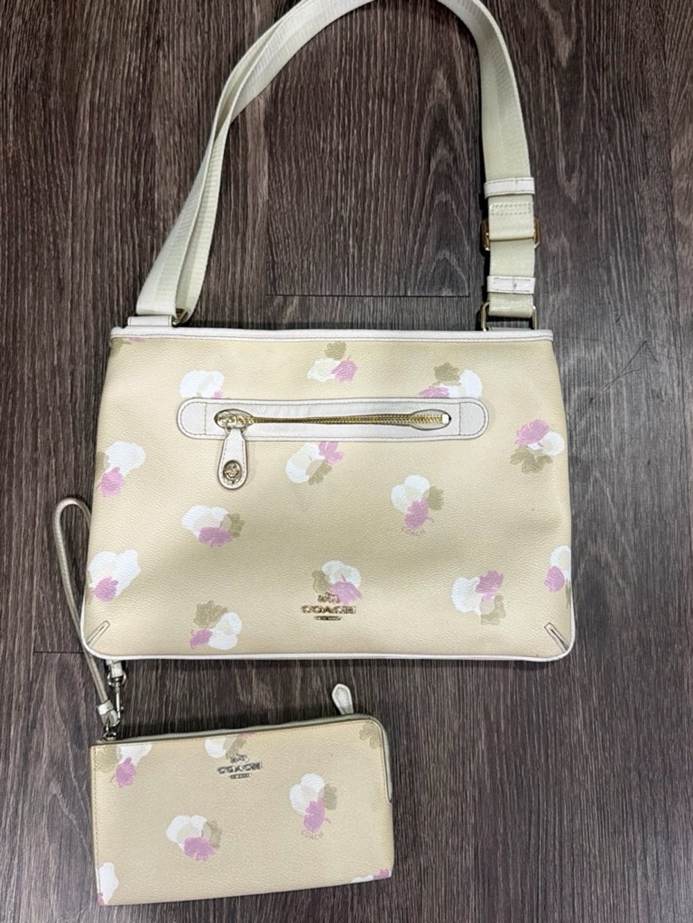 Coach Field Floral Taylor Crossbody bag in the beechwood colorway (set)